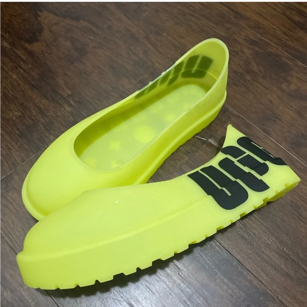 NEW NEON YELLOW/GREEN UGG BOOT GUARD WATERPROOF COVER FITS WOMEN SIZE 5-7